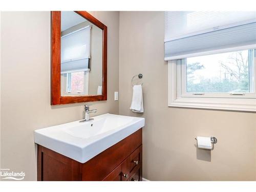 3 Anne Street, Penetanguishene, ON - Indoor Photo Showing Bathroom