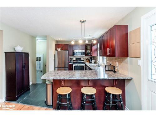 3 Anne Street, Penetanguishene, ON - Indoor Photo Showing Kitchen With Upgraded Kitchen