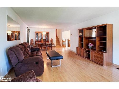 221 John Street, Stayner, ON - Indoor Photo Showing Living Room