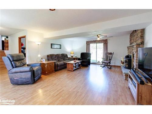 221 John Street, Stayner, ON - Indoor Photo Showing Living Room