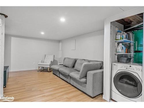 514 Queen Street, Midland, ON - Indoor Photo Showing Laundry Room