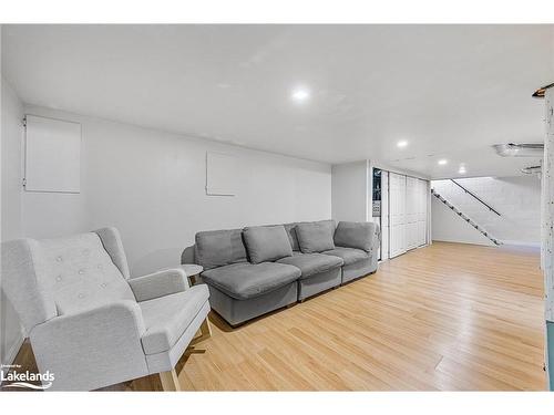 514 Queen Street, Midland, ON - Indoor Photo Showing Living Room