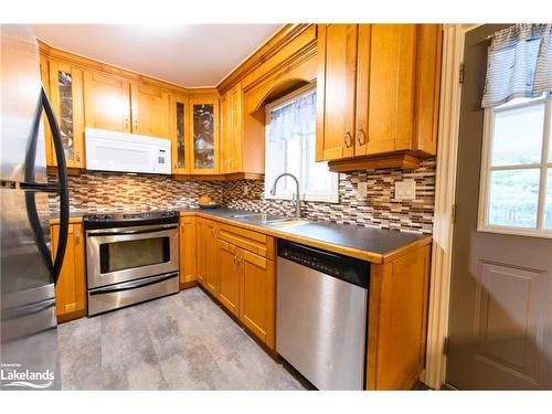 29 Shaw Street, Elmvale, ON - Indoor Photo Showing Kitchen