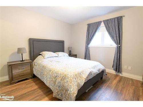 29 Shaw Street, Elmvale, ON - Indoor Photo Showing Bedroom