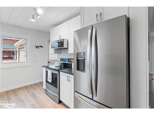 233 Hiram Street, Bracebridge, ON - Indoor Photo Showing Kitchen With Stainless Steel Kitchen