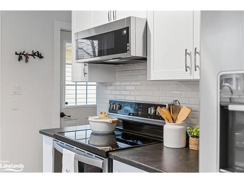 233 Hiram Street, Bracebridge, ON - Indoor Photo Showing Kitchen