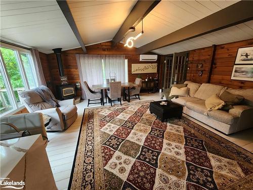 209342 26 Highway, The Blue Mountains, ON - Indoor Photo Showing Living Room