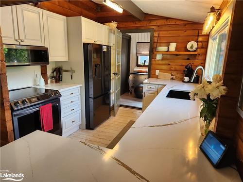 209342 26 Highway, The Blue Mountains, ON - Indoor Photo Showing Kitchen