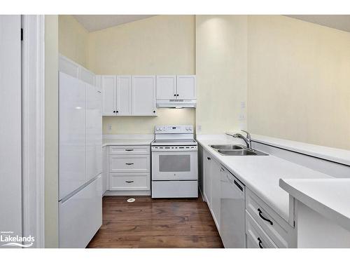 34-5 Harbour Street East, Collingwood, ON - Indoor Photo Showing Kitchen With Double Sink