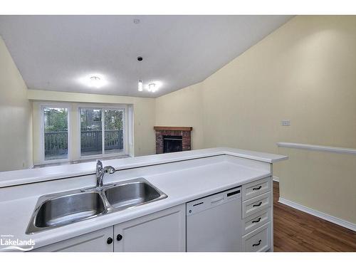 34-5 Harbour Street East, Collingwood, ON - Indoor Photo Showing Kitchen With Double Sink