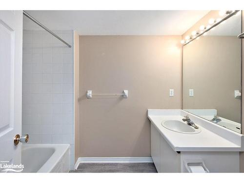 34-5 Harbour Street East, Collingwood, ON - Indoor Photo Showing Bathroom