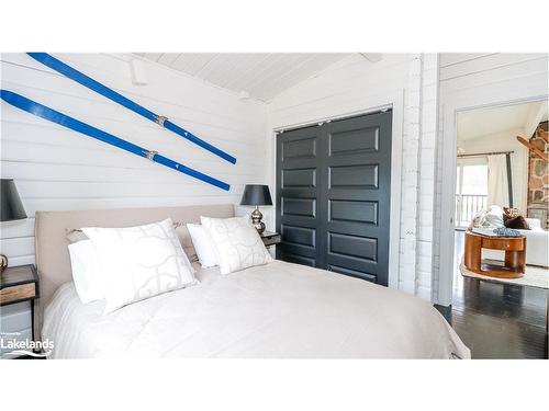 102 Wyandot Court, The Blue Mountains, ON - Indoor Photo Showing Bedroom