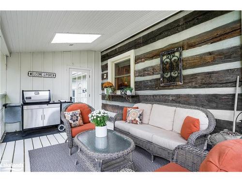 587318 10Th Sideroad, Mulmur, ON - Indoor Photo Showing Living Room