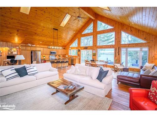 1163 Parkers Point Road, Gravenhurst, ON - Indoor Photo Showing Living Room