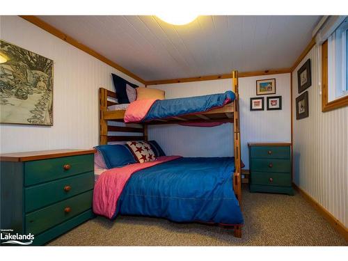 1163 Parkers Point Road, Gravenhurst, ON - Indoor Photo Showing Bedroom