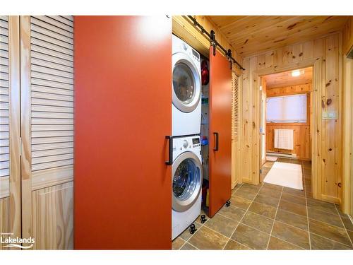 1163 Parkers Point Road, Gravenhurst, ON - Indoor Photo Showing Laundry Room