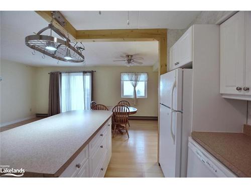 509-460 Ontario Street, Collingwood, ON - Indoor Photo Showing Kitchen