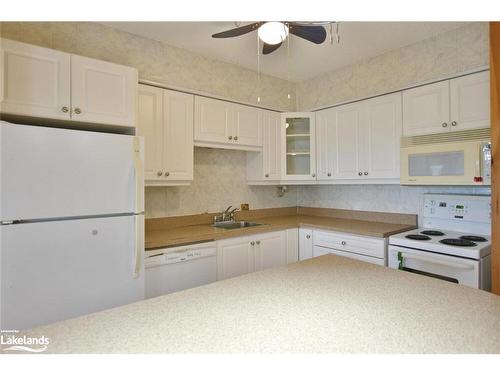 509-460 Ontario Street, Collingwood, ON - Indoor Photo Showing Kitchen