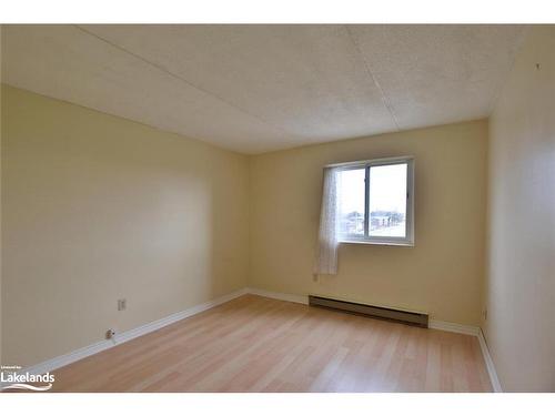 509-460 Ontario Street, Collingwood, ON - Indoor Photo Showing Other Room