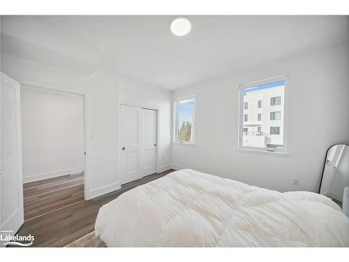 9-19B West Street, Kawartha Lakes, ON - Indoor Photo Showing Bedroom