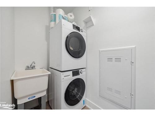 9-19B West Street, Kawartha Lakes, ON - Indoor Photo Showing Laundry Room