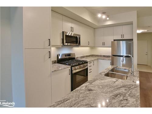 412-5 Spooner Crescent, Collingwood, ON - Indoor Photo Showing Kitchen With Double Sink With Upgraded Kitchen