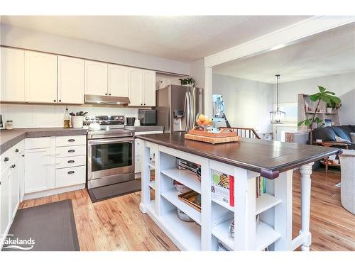 109 Knox Road W, Wasaga Beach, ON - Indoor Photo Showing Kitchen