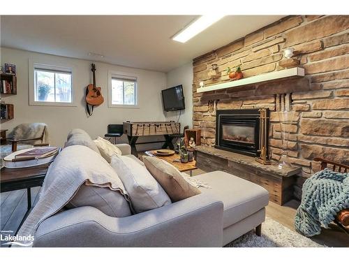 109 Knox Road W, Wasaga Beach, ON - Indoor Photo Showing Living Room With Fireplace