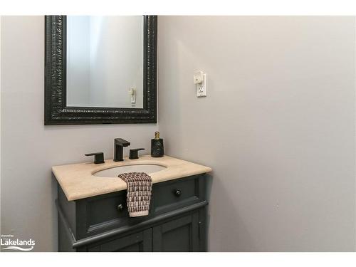 109 Knox Road W, Wasaga Beach, ON - Indoor Photo Showing Bathroom