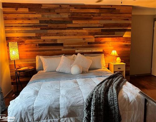 1922 Highway 141, Utterson, ON - Indoor Photo Showing Bedroom