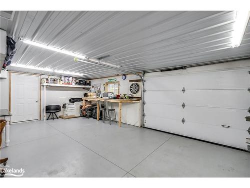 1922 Highway 141, Utterson, ON - Indoor Photo Showing Garage