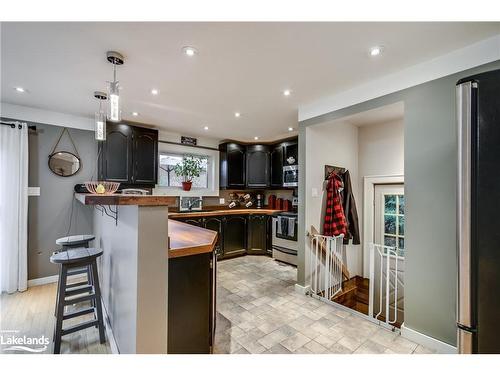 1922 Highway 141, Utterson, ON - Indoor Photo Showing Kitchen