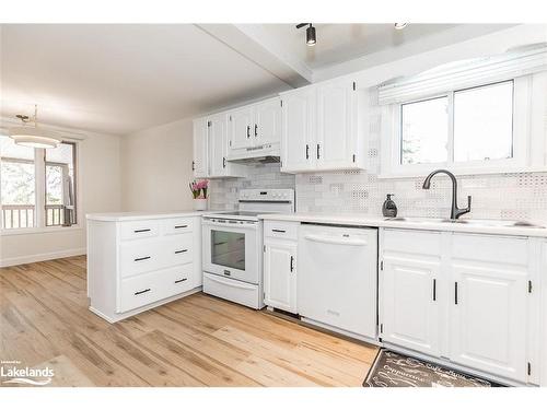 33 Niagara Street, Collingwood, ON - Indoor Photo Showing Kitchen