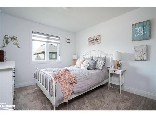 100 Mclean Avenue, Collingwood, ON - Indoor Photo Showing Bedroom