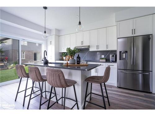 100 Mclean Avenue, Collingwood, ON - Indoor Photo Showing Kitchen With Upgraded Kitchen