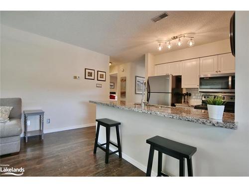 333 Mariners Way, Collingwood, ON - Indoor Photo Showing Kitchen