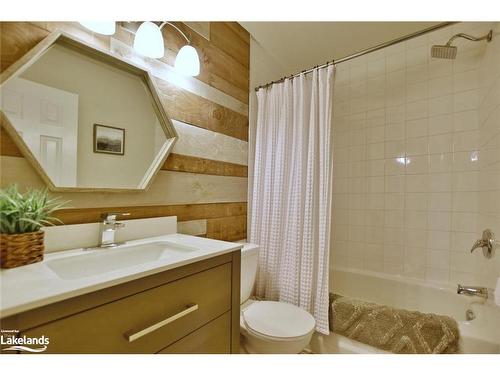 333 Mariners Way, Collingwood, ON - Indoor Photo Showing Bathroom