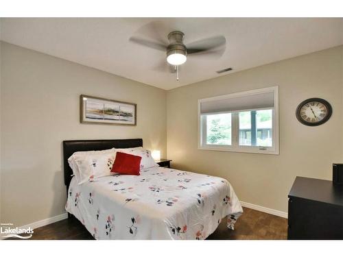 333 Mariners Way, Collingwood, ON - Indoor Photo Showing Bedroom