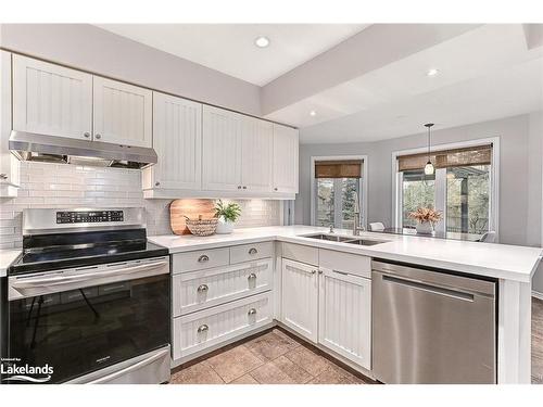 12 Smart Court, Collingwood, ON - Indoor Photo Showing Kitchen With Double Sink