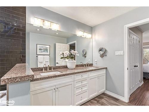 12 Smart Court, Collingwood, ON - Indoor Photo Showing Bathroom