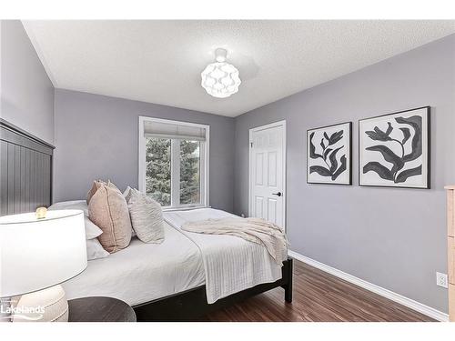 12 Smart Court, Collingwood, ON - Indoor Photo Showing Bedroom