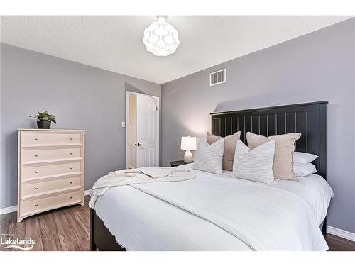 12 Smart Court, Collingwood, ON - Indoor Photo Showing Bedroom