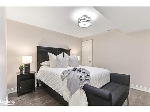 12 Smart Court, Collingwood, ON - Indoor Photo Showing Bedroom