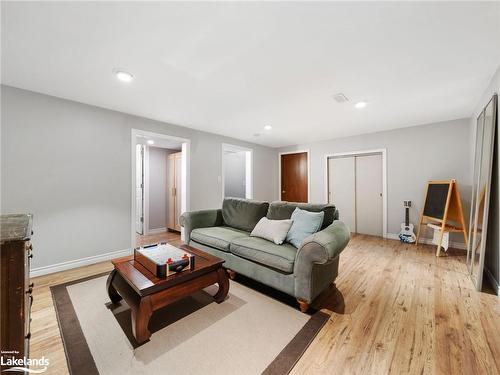 1859 Warminster Sideroad, Oro-Medonte, ON - Indoor Photo Showing Living Room