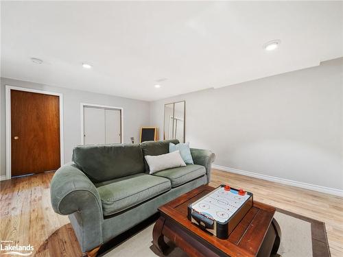 1859 Warminster Sideroad, Oro-Medonte, ON - Indoor Photo Showing Living Room