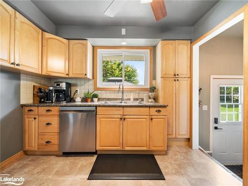 1859 Warminster Sideroad, Oro-Medonte, ON - Indoor Photo Showing Kitchen With Double Sink