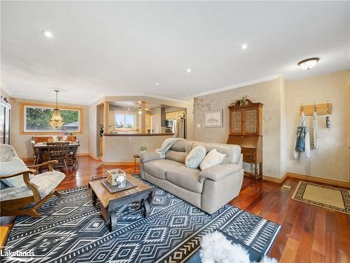 1859 Warminster Sideroad, Oro-Medonte, ON - Indoor Photo Showing Living Room