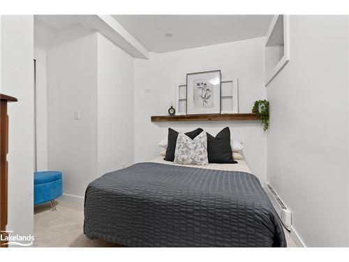 136 Vernon Lane, Huntsville, ON - Indoor Photo Showing Bedroom