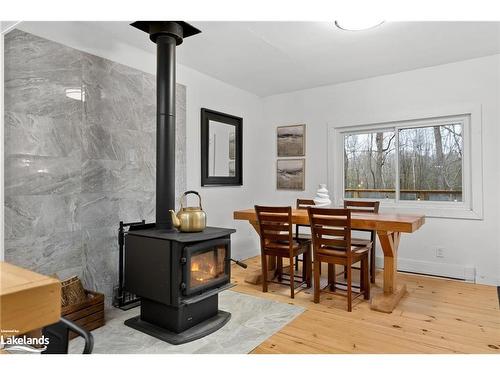 136 Vernon Lane, Huntsville, ON - Indoor Photo Showing Dining Room