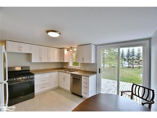 25 Ayling Reid Court, Wasaga Beach, ON - Indoor Photo Showing Kitchen With Double Sink